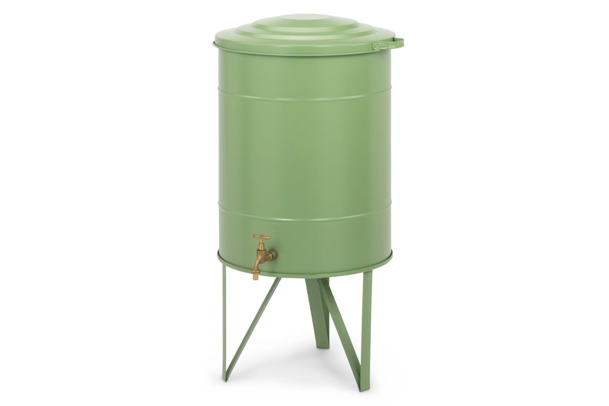 Rain barrel with base Rain barrel with base